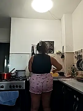 AvaLloyd online show from 09.22.25