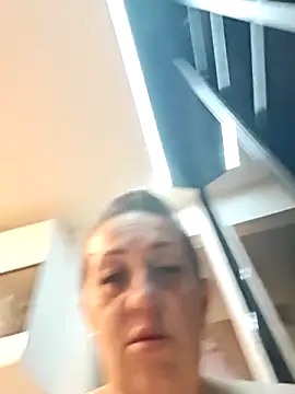 AvaLloyd online show from 04.11.26