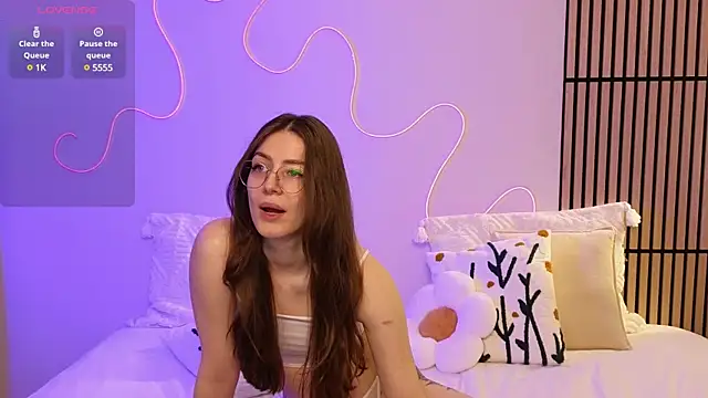 Ester Hill online show from 01.31.25