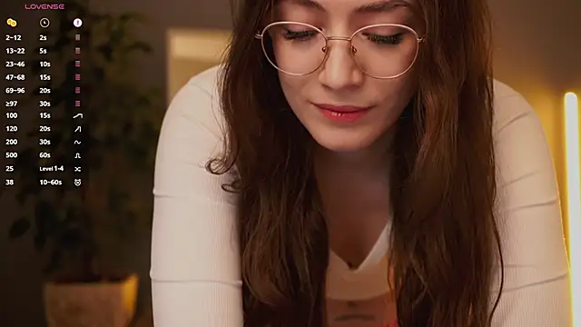 Ester Hill online show from 12.03.25