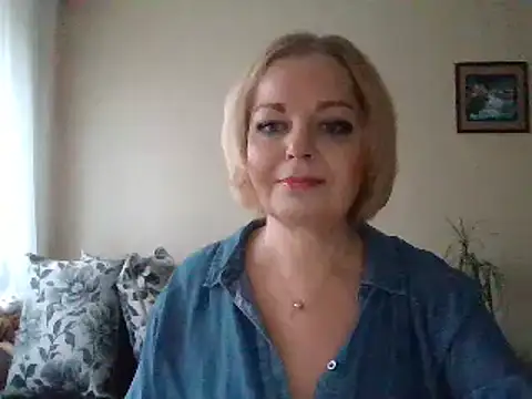 Snapshot of SofiyaPetrova chatting on 12.21.24 SofiyaPetrova online show from 12.21.24