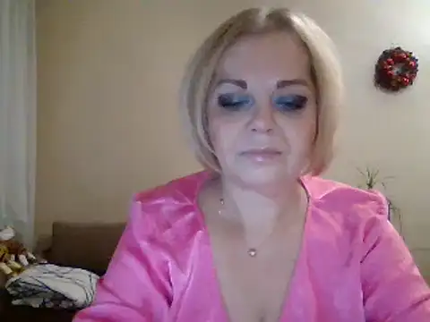 Snapshot of SofiyaPetrova chatting on 12.25.24 SofiyaPetrova online show from 12.25.24