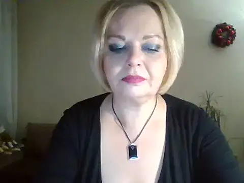 Snapshot of SofiyaPetrova chatting on 12.28.24 SofiyaPetrova online show from 12.28.24