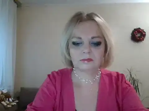 Snapshot of SofiyaPetrova chatting on 01.10.25 SofiyaPetrova online show from 01.10.25