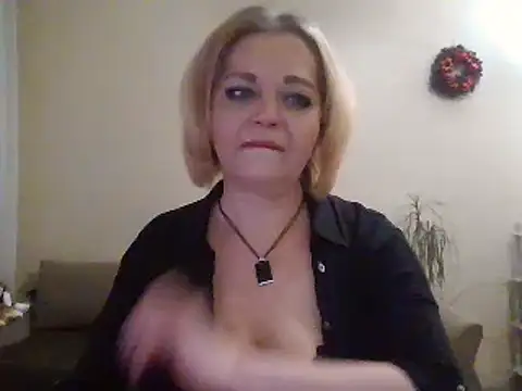 Snapshot of SofiyaPetrova chatting on 02.22.25 SofiyaPetrova online show from 02.22.25
