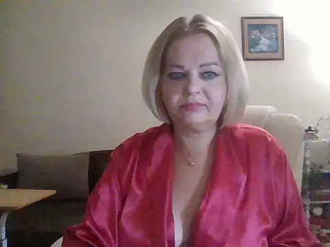 Snapshot of SofiyaPetrova chatting on 09.25.25 SofiyaPetrova online show from 09.25.25