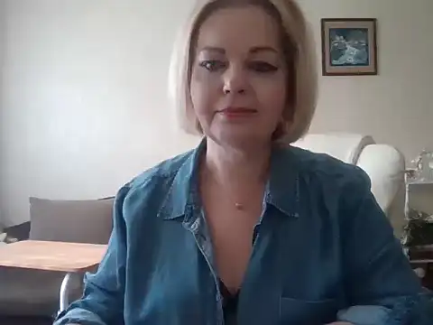 Snapshot of SofiyaPetrova chatting on 09.27.25 SofiyaPetrova online show from 09.27.25