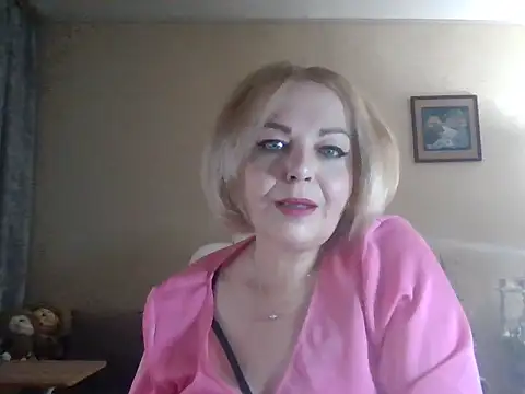 Snapshot of SofiyaPetrova chatting on 10.21.25 SofiyaPetrova online show from 10.21.25