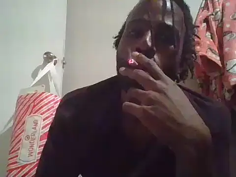 Snapshot of razzynolight chatting on 12.05.25 razzynolight online show from 12.05.25