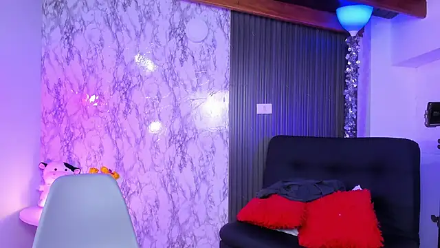 chloe blue online show from 02.27.25