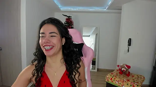 Snapshot of susana_monroy chatting on 12.25.24 susana monroy online show from 12.25.24