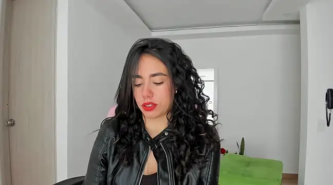 Snapshot of susana_monroy chatting on 02.12.25 susana monroy online show from 02.12.25