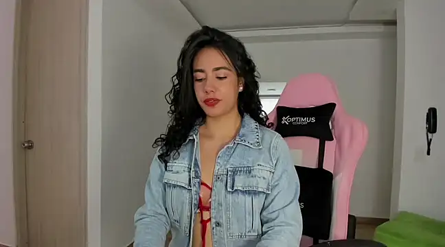 Snapshot of susana_monroy chatting on 02.20.25 susana monroy online show from 02.20.25