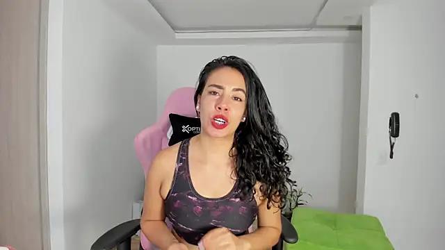 Snapshot of susana_monroy chatting on 02.21.25 susana monroy online show from 02.21.25