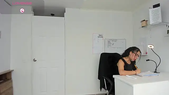 Snapshot of susana_monroy chatting on 10.08.25 susana monroy online show from 10.08.25