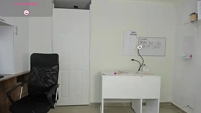 Snapshot of susana_monroy chatting on 10.15.25 susana monroy online show from 10.15.25
