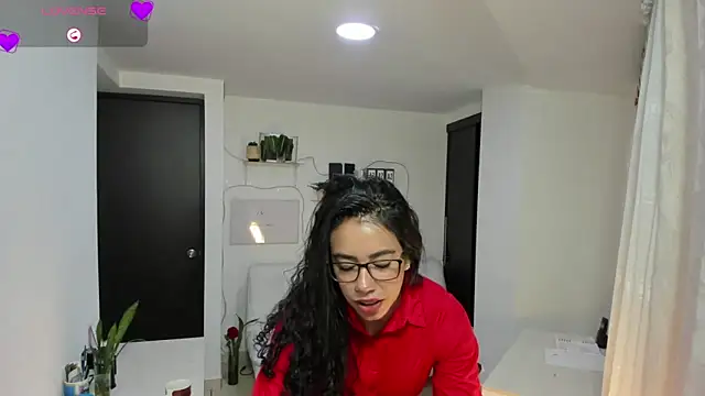 Snapshot of susana_monroy chatting on 05.26.26 susana monroy online show from 05.26.26