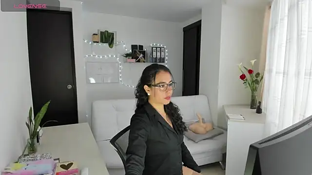 Snapshot of susana_monroy chatting on 06.03.26 susana monroy online show from 06.03.26