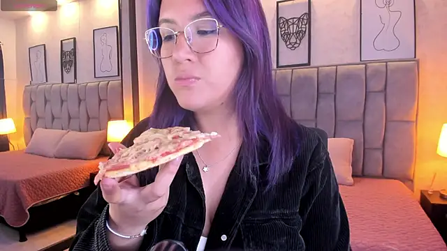 sweet--emily online show from 01.28.25