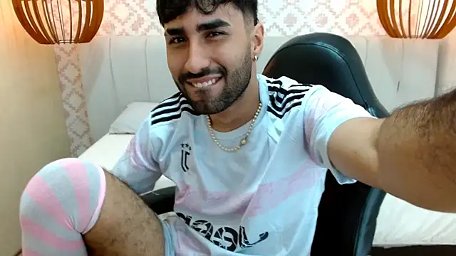 MilanZaire online show from 09.08.25