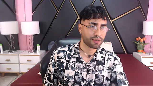 MilanZaire online show from 09.23.25