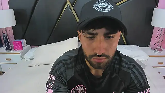 MilanZaire online show from 11.26.25