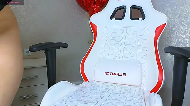 Diana Moon  online show from 02.21.26