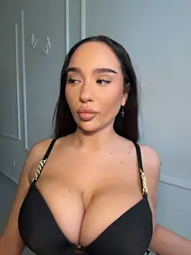 CardiSweetBaby online show from 04.03.26