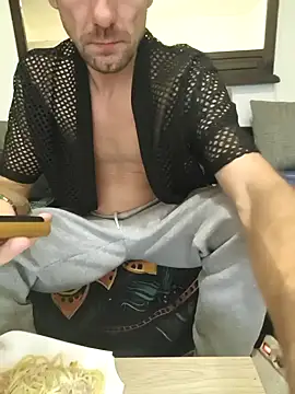 Snapshot of SquirtLover_XL chatting on 10.26.25 SquirtLover XL online show from 10.26.25
