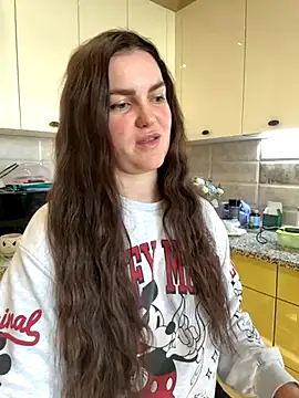 Karolina llove online show from 10.13.25