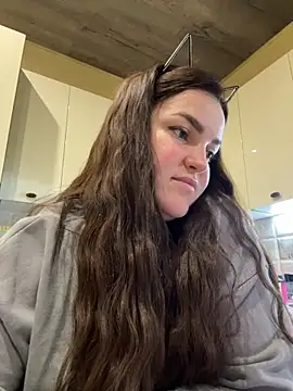 Karolina llove online show from 10.18.25