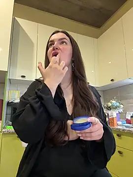 Karolina llove online show from 10.25.25