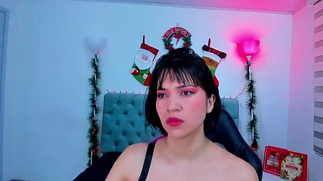 Snapshot of lina_bedoya_ chatting on 12.21.24 lina bedoya online show from 12.21.24