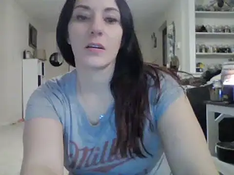 Snapshot of CrystalLakeXO chatting on 01.05.25 CrystalLakeXO online show from 01.05.25