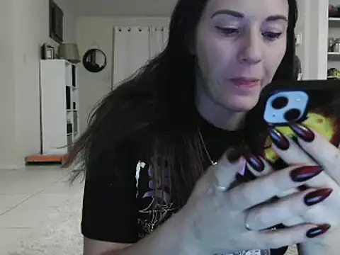 Snapshot of CrystalLakeXO chatting on 01.16.25 CrystalLakeXO online show from 01.16.25