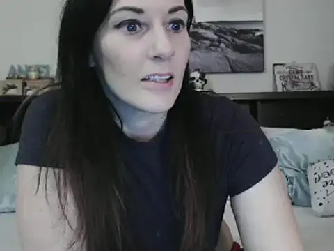 Snapshot of CrystalLakeXO chatting on 01.22.25 CrystalLakeXO online show from 01.22.25