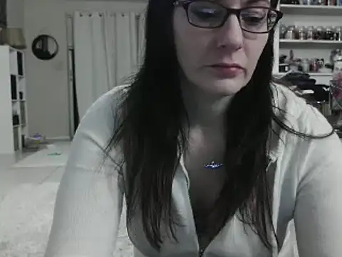 Snapshot of CrystalLakeXO chatting on 01.24.25 CrystalLakeXO online show from 01.24.25