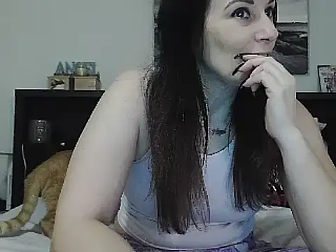 Snapshot of CrystalLakeXO chatting on 02.07.25 CrystalLakeXO online show from 02.07.25