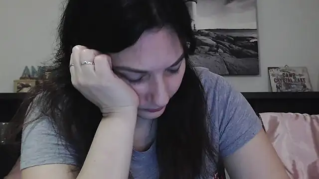 Snapshot of CrystalLakeXO chatting on 02.09.25 CrystalLakeXO online show from 02.09.25