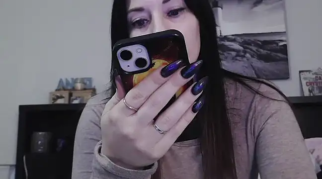 Snapshot of CrystalLakeXO chatting on 02.11.25 CrystalLakeXO online show from 02.11.25