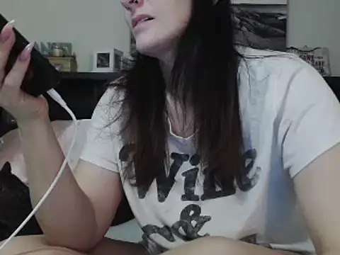 Snapshot of CrystalLakeXO chatting on 02.28.25 CrystalLakeXO online show from 02.28.25