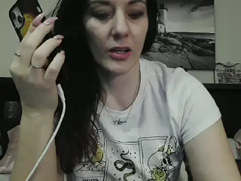 Snapshot of CrystalLakeXO chatting on 03.13.25 CrystalLakeXO online show from 03.13.25