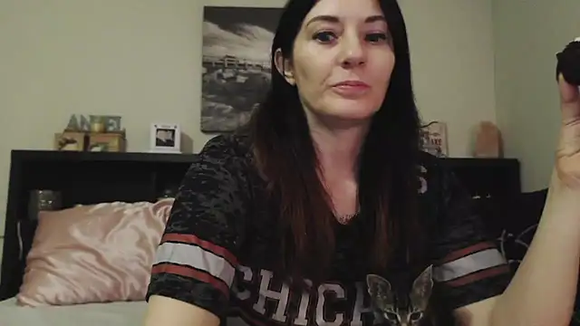 Snapshot of CrystalLakeXO chatting on 03.17.25 CrystalLakeXO online show from 03.17.25