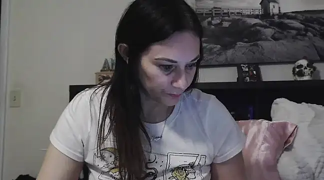 Snapshot of CrystalLakeXO chatting on 03.18.25 CrystalLakeXO online show from 03.18.25