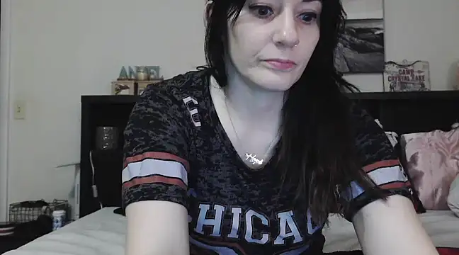Snapshot of CrystalLakeXO chatting on 03.19.25 CrystalLakeXO online show from 03.19.25