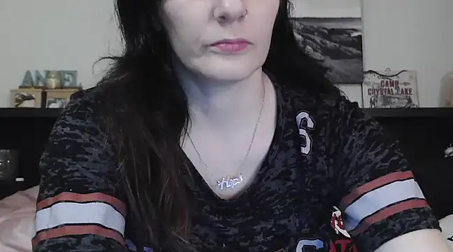 Snapshot of CrystalLakeXO chatting on 03.20.25 CrystalLakeXO online show from 03.20.25