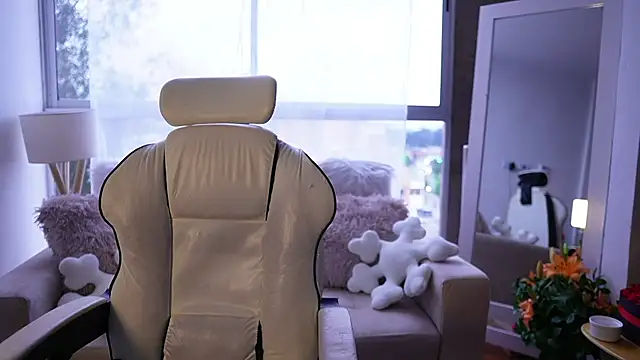 Snapshot of SaraParisi chatting on 03.13.25 SaraParisi online show from 03.13.25