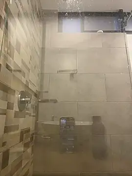 Snapshot of SaraParisi chatting on 11.01.25 SaraParisi online show from 11.01.25