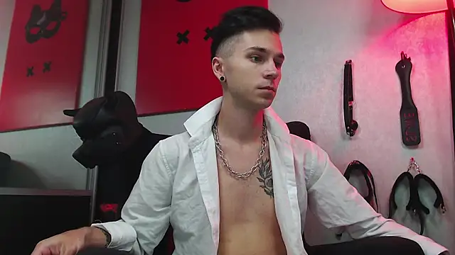 Joseph  Quinn online show from 03.11.25