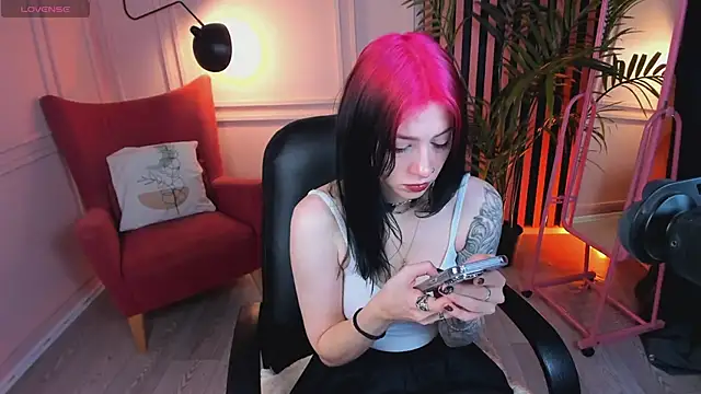 arielabradberry online show from 12.19.24